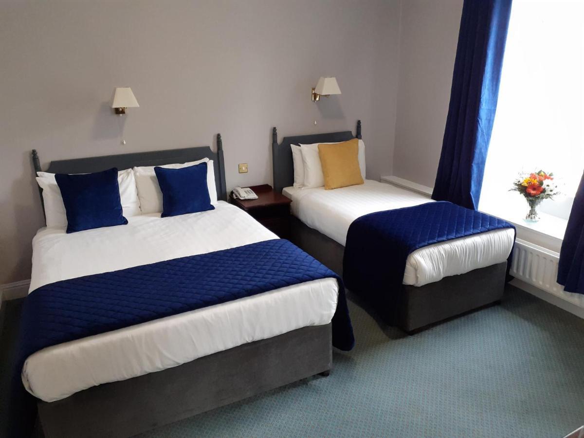 Commodore Hotel Cobh Eksteriør billede