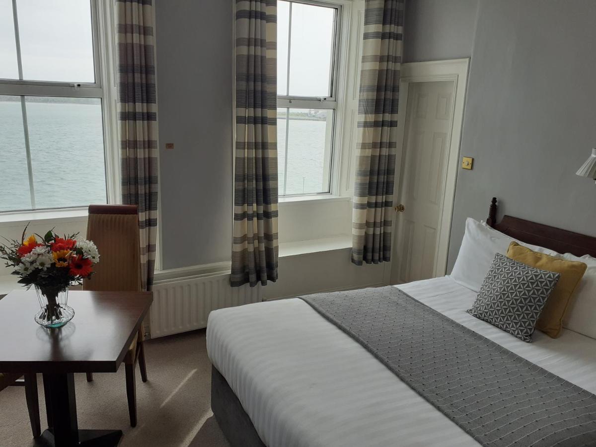 Commodore Hotel Cobh Eksteriør billede