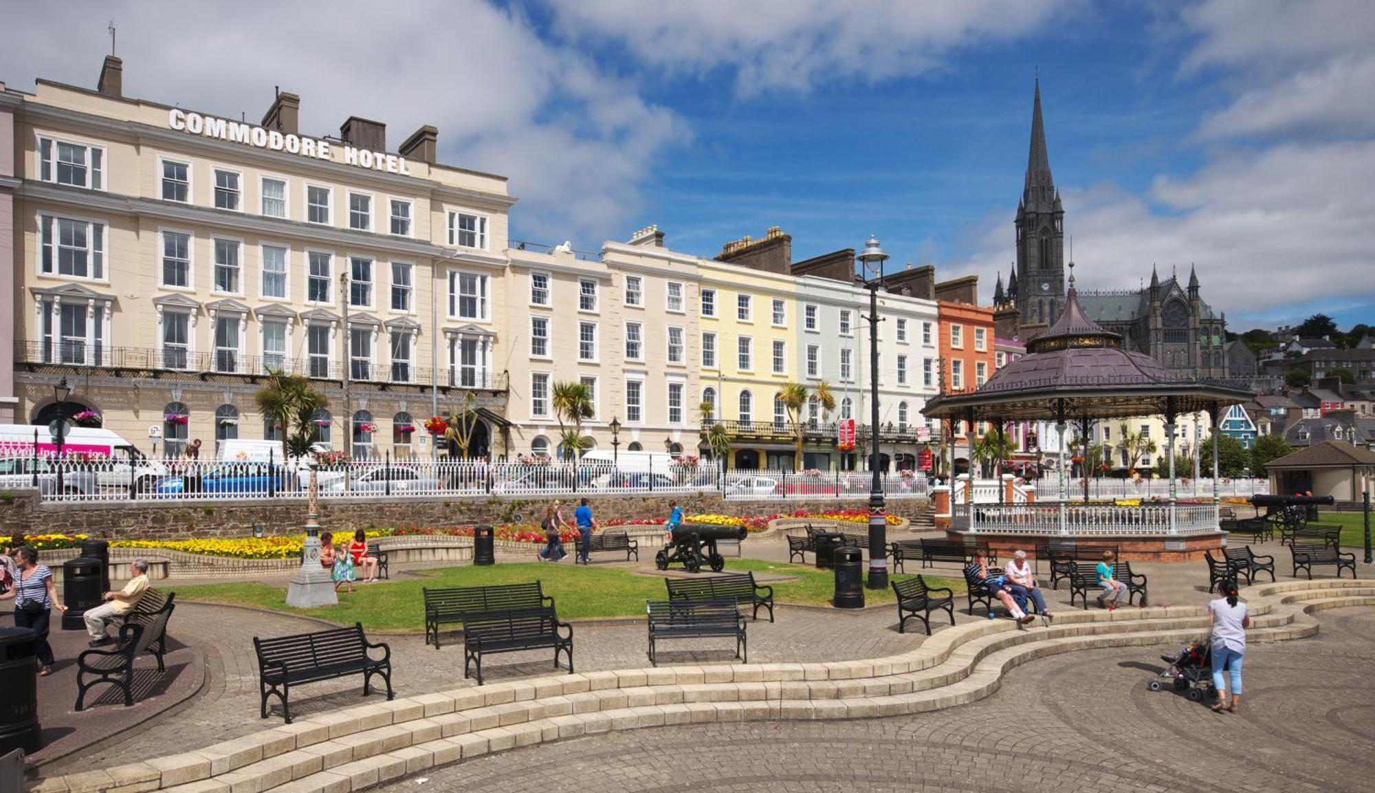 Commodore Hotel Cobh Eksteriør billede
