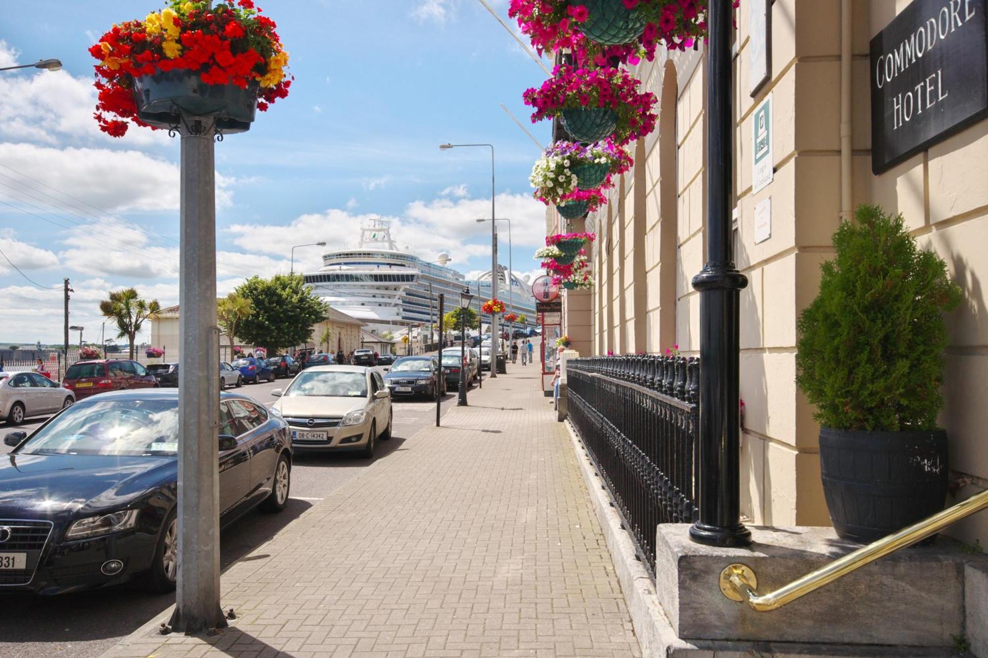 Commodore Hotel Cobh Eksteriør billede