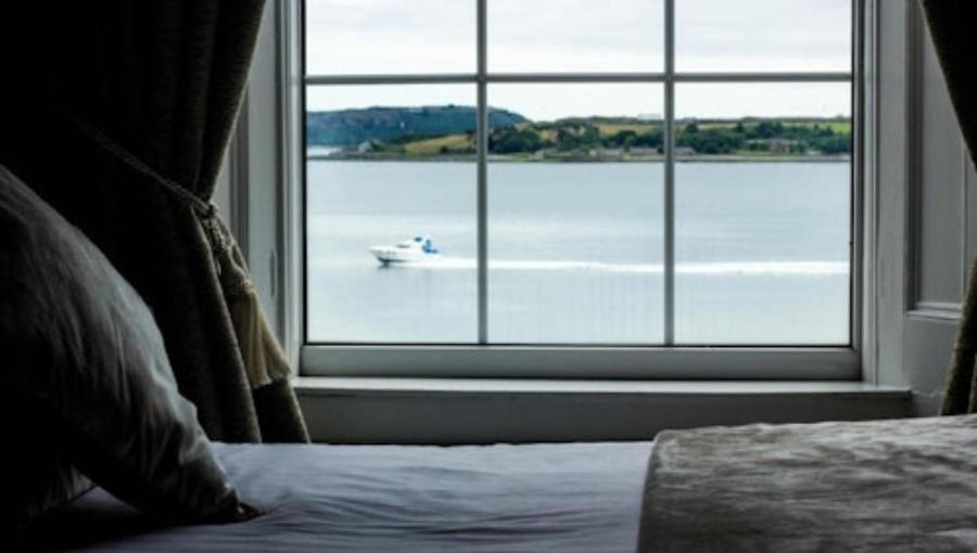Commodore Hotel Cobh Eksteriør billede