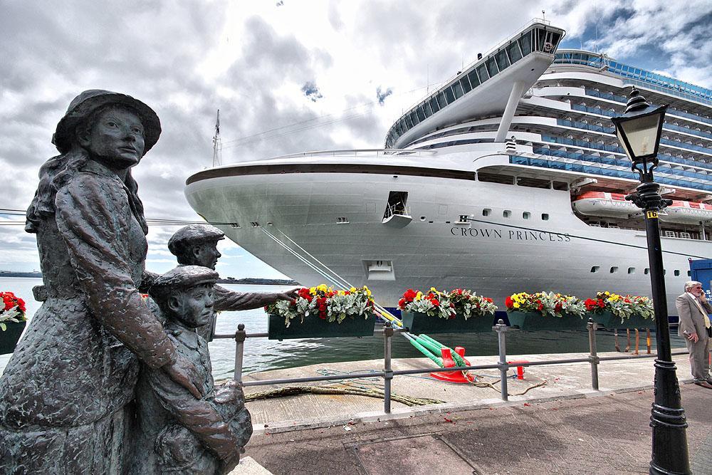 Commodore Hotel Cobh Eksteriør billede