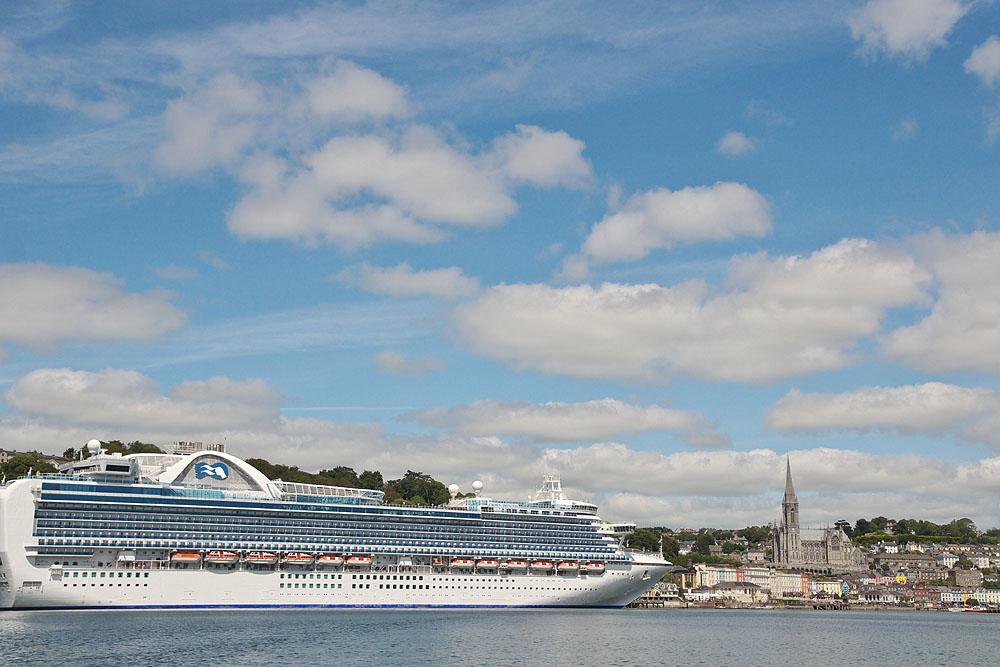 Commodore Hotel Cobh Eksteriør billede