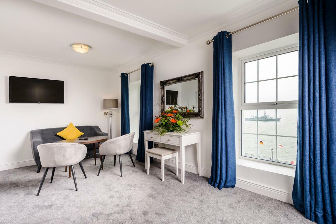Commodore Hotel Cobh Eksteriør billede